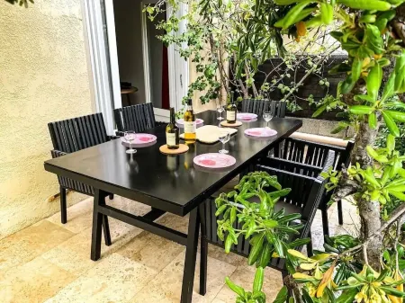 Superb, fully renovated villa 2 minutes from the beach Отели в г. Проприано