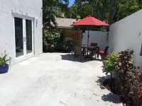 A Quiet Oasis - Private Studio - Large Saltwater Pool