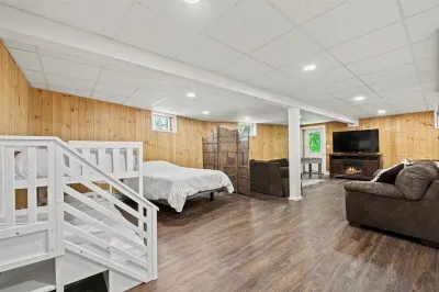 NEWLY RENOVATED! Lake George Mtn Retreat: BBQ, Firepit, 2-tiered Deck!