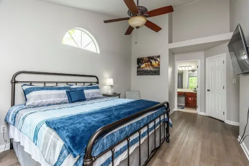 Hamburg Retreat: Firepit, Walking Trail, Shopping, Dining, Entertainment & More