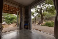 Off grid living! Enjoy and love the Nature! Hotels in Savaneta