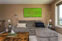 Cozy & Luxurious Ridge Home - including 2nd suite