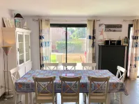 Villa of 125 m², Air conditioning, 4 bedrooms, sleeps 10, terrace, garden ...