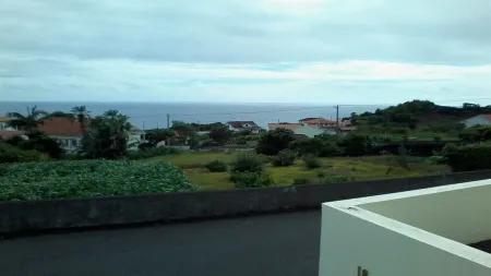 Large 2 bedroom apartment Отели рядом с достопримечательностью «Vinha»