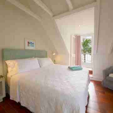 Harbourside house with private pool - amazing sea views! Rooms