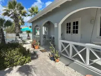 Palm trees, Private pool, Minutes from fabulous beaches.