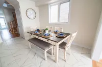 BRAND NEW 3 bedroom house minutes from Niagara Falls Hotels in Thorold