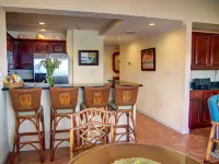 Piece of Paradise (Ocean View) 1 Bed/1.5 Bath at Grande Bay Resort فنادق في 