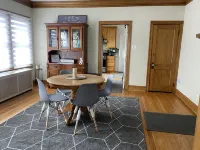 8Beds, 2Queen, 3Twin, 2Sofa sleepers. Min. to O’hare & Allstate. Free parking
