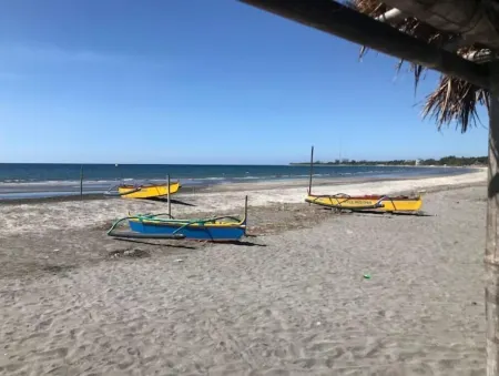 Farm Stay Along River. 15 mins away from the Beach with Fiber Optic, Netflix Отели в г. Ботолан