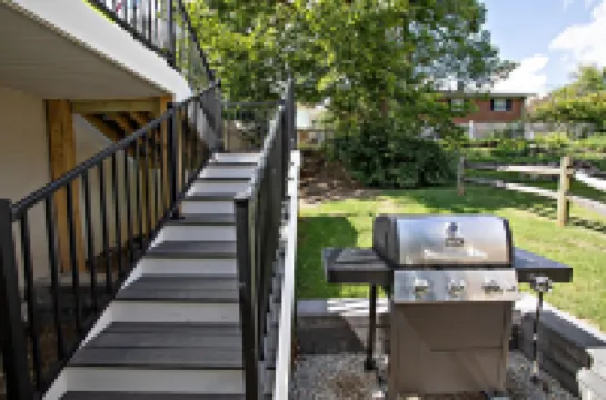 New Hagerstown Apartment - Self Check-in. Sleeps 4+