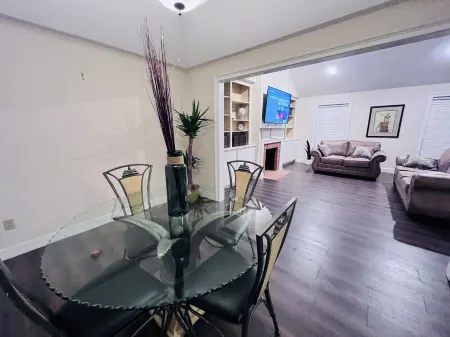 Southern Hospitality Отели рядом с достопримечательностью «Flint RiverQuarium»