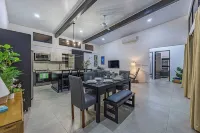 Coral Dream House - Tropical retreat w/ pool, walkable location in Uvita!