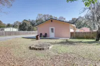 Cozy Jacksonville Home ~ 12 Mi to Downtown!
