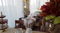 Corte Degli Estensi Hotels in Colombaro