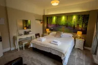 Deanfield Hotel dekat Gavellers Cafe