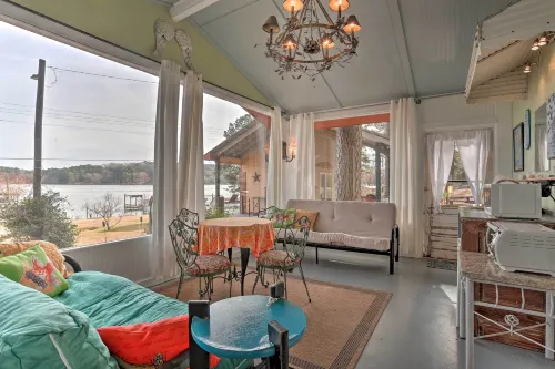 Lakeside Pleasure Island Cabin w/ Deck & Gas Grill - 3-Star