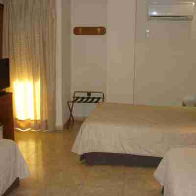 Hostal Moreno Rooms