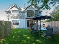 펜터 The White Cottage 주변 호텔