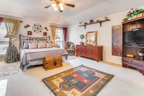 Spacious San Antonio Home w/ Outdoor Oasis! - con encanto