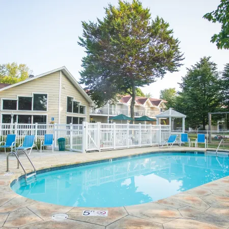 Somerset Inn & Suites