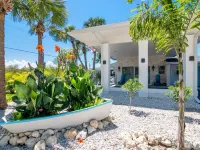 Latitude 26 Waterfront Boutique Resort - Fort Myers Beach Hotels near Times Square
