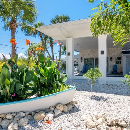 Latitude 26 Waterfront Boutique Resort - Fort Myers Beach