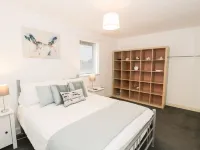 7 Marina View - parking