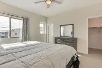 Community Pool & Hiking Trails: Phoenix Condo! Hotel dekat Harkins Theatre - Norterra 14