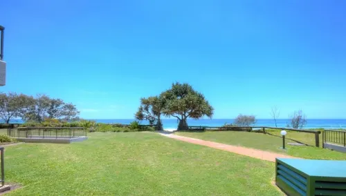 Pacific Surf Absolute Beachfront Apartments - Wi-Fi