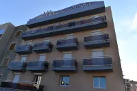 Hôtel le Claridge Hotels in 