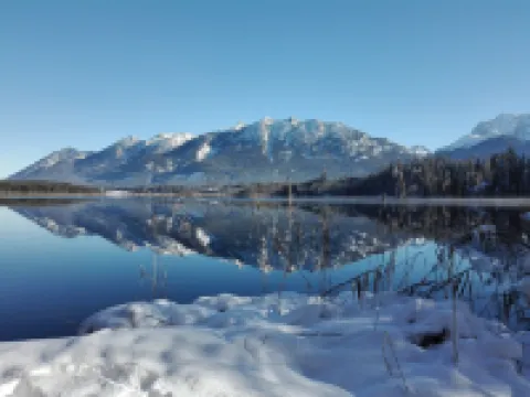 ลันด์เฮาส์ ชไตน์เบรค โรงแรมในGrainau