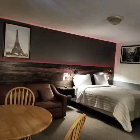 Silverwood Inn & Suites