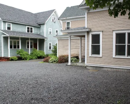 24 East Main Street B&B Hotels in Canton