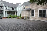 24 East Main Street B&B Hotels in Canton