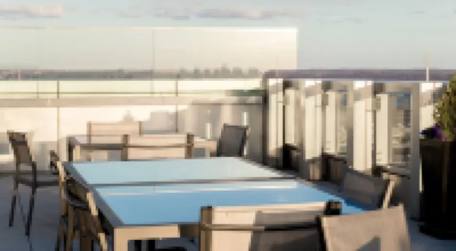 阿靈頓2卧室/2浴室全裝修公寓在水晶城2卧室公寓由RedAwning提供