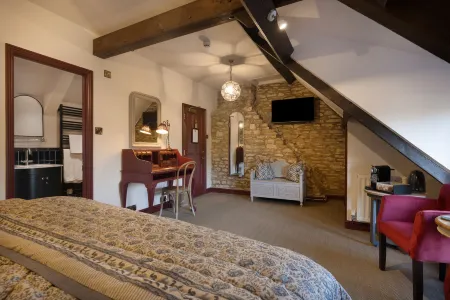 The Sheep on Sheep Street Hotel