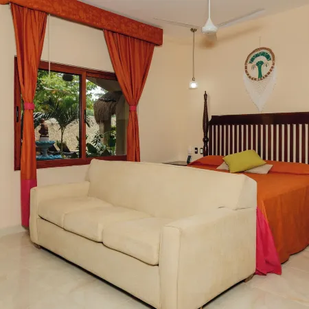 Hotel y Hostal Nojoch Che