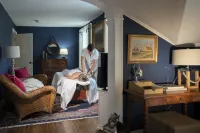 34 State "Historic Luxury Suites" Skaneateles Hotels in Spafford