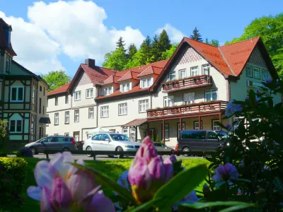 Waldhotel Friedrichroda Hotels in der Nähe von Greifenwarte Falknerei am Rennsteig - Waltershausen OT Winterstein