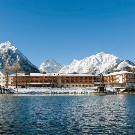 Aja Fürstenhaus am Achensee