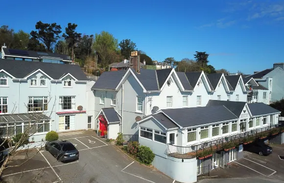 貝拉維斯塔自助式套房酒店