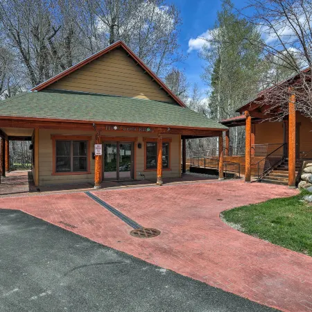 Cozy Driggs Condo w/ Hot Tub & Ski Shuttle Service