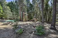 Pollock Pines Resort Cabin 11 Mi to Apple Hill