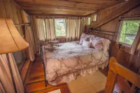 Nolichuckey Bluffs Bed & Breakfast Cabins