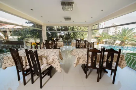 Hotel Ganesh Отели рядом с Аэропорт Хорхе Вильстерманн