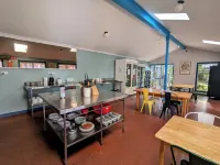 Ozzie Pozzie Backpackers