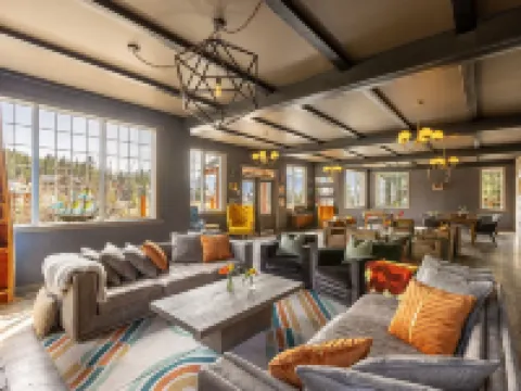 Creekside Villa Hotels in Canmore