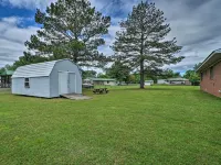 Charming Clayton Home ~ 4 Mi to Sardis Lake! Hotels in Pushmataha County