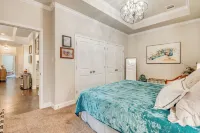 Gorgeous College Station Townhome w/ Patio! - Apartments